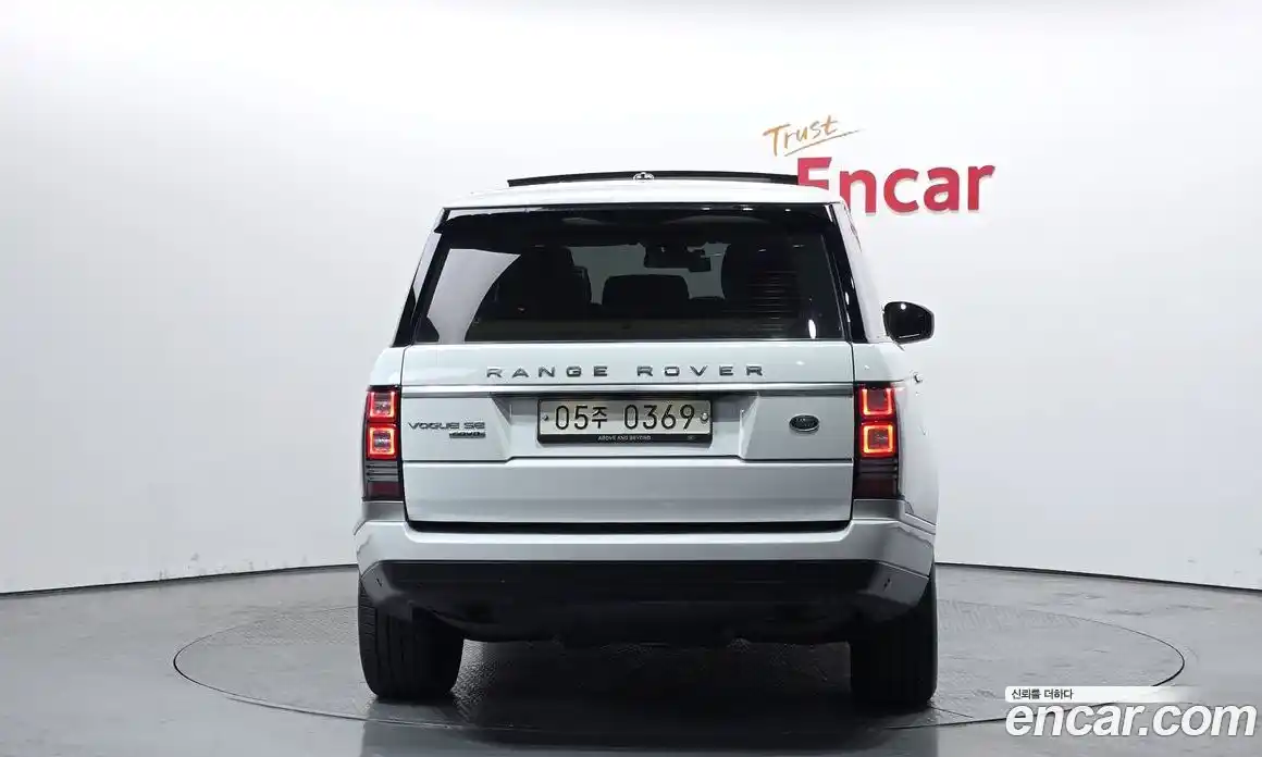 Land Rover Range-Rover 2016 4.4 Автомат в Москве № 213843, фото 4