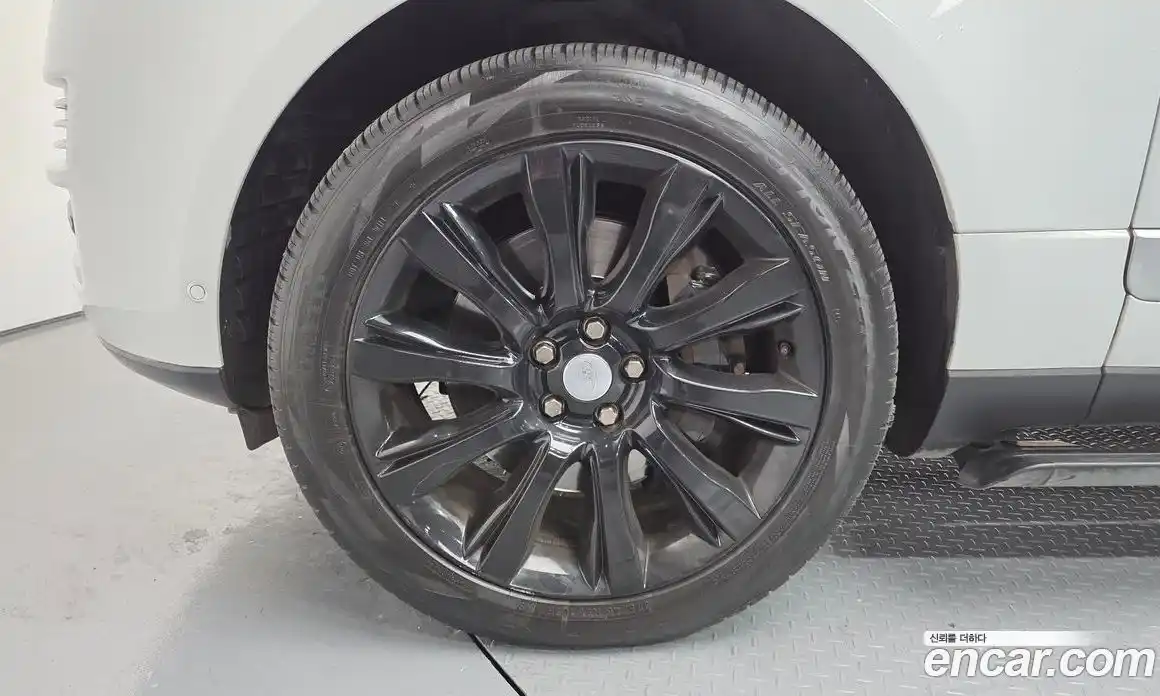 Land Rover Range-Rover 2016 4.4 Автомат в Москве № 213843, фото 5