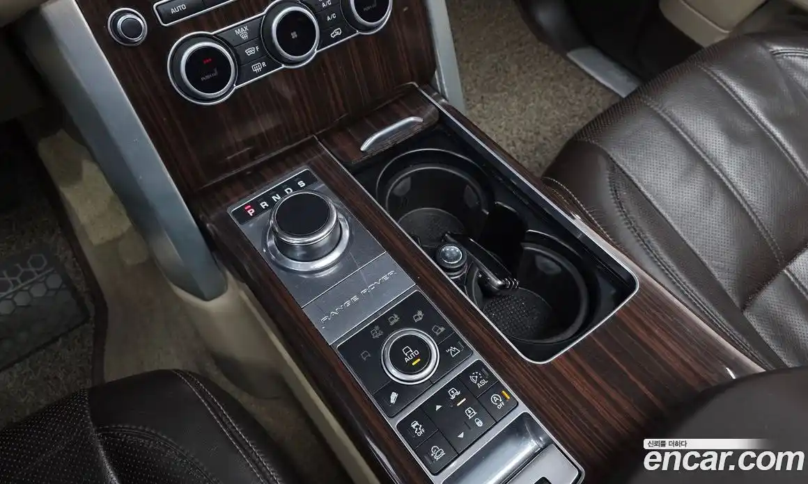 Land Rover Range-Rover 2016 4.4 Автомат в Москве № 213843, фото 9