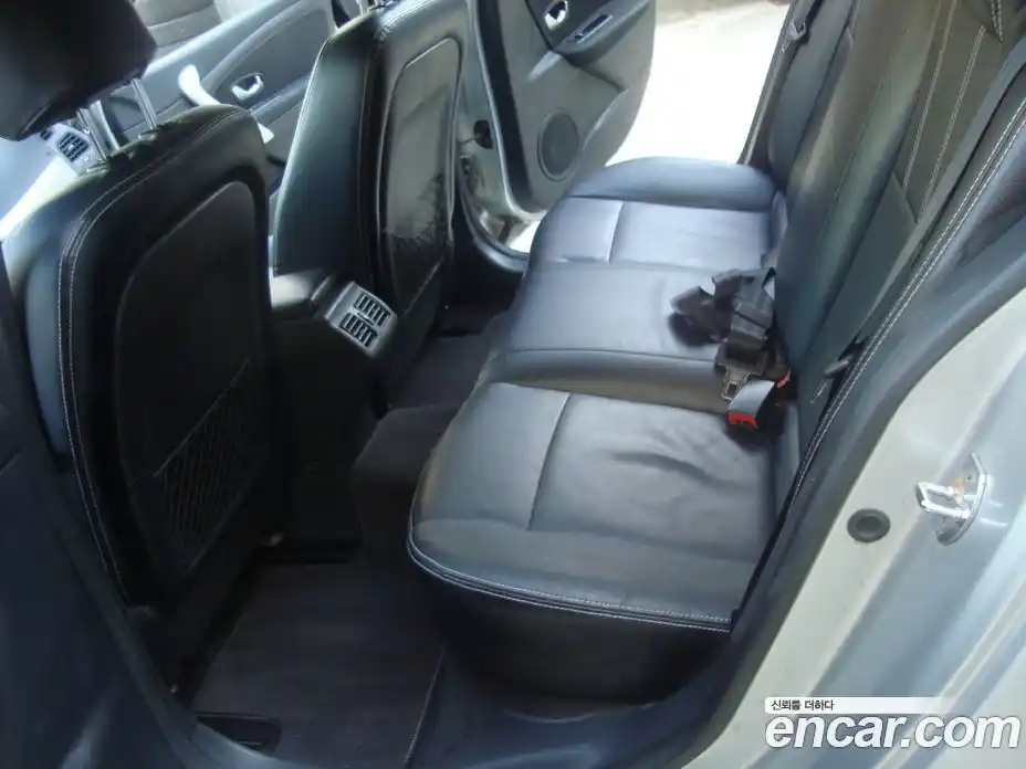 Renault SM3 2010 1.6 Автомат в Москве № 227358, фото 8