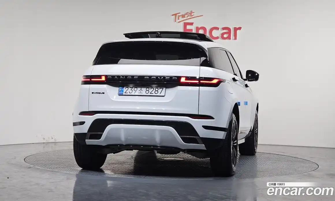 Land Rover Range-Rover Evoque 2024 2.0 Автомат в Москве № 231219, фото 11