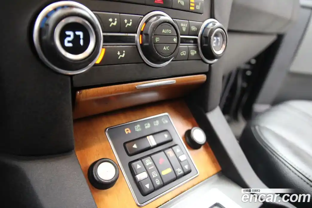 Land Rover Discovery 2013 3.0 Автомат в Москве № 231359, фото 17