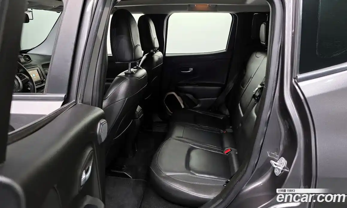 Jeep Renegade 2017 2.0 Автомат в Москве № 232468, фото 9