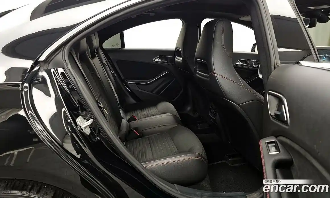Mercedes-Benz CLA-Class 2018 2.0 Автомат в Москве № 241351, фото 3