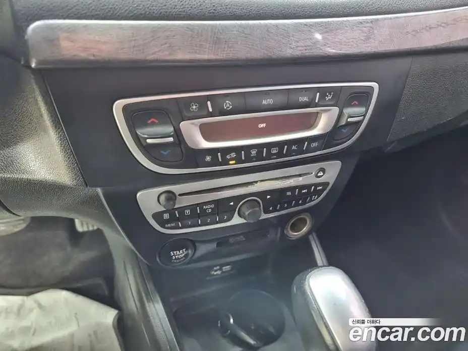 Renault SM3 2011 1.6 Автомат в Москве № 277788, фото 16