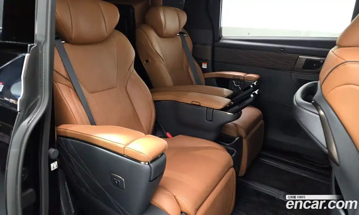 Toyota Alphard 2024 2.5 Автомат в Москве № 279214, фото 3