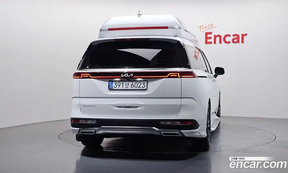 Kia Canival 2023 3.5 Автомат в Москве № 287776, фото 4