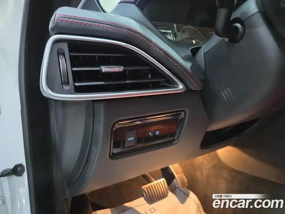 Jaguar XE 2019 2.0 Автомат в Москве № 305191, фото 14