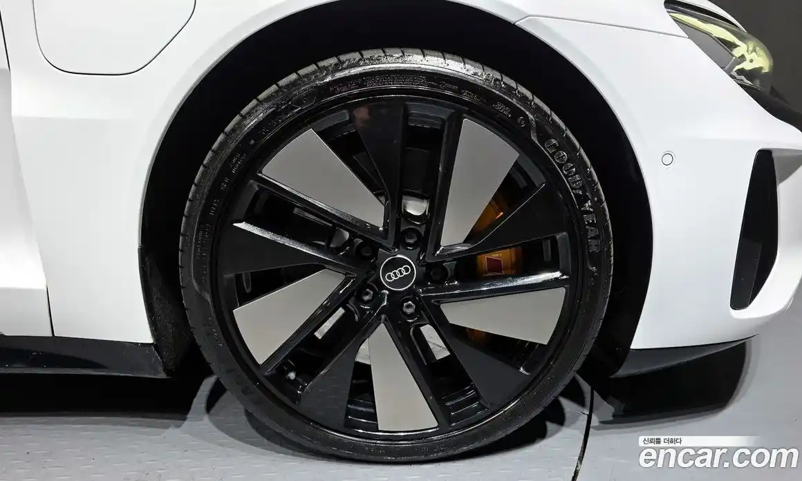 Audi e-tron GT 2022 0.1 Автомат в Москве № 312125, фото 4