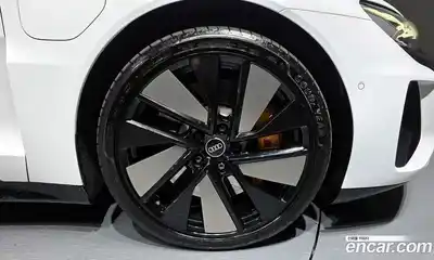 Audi e-tron GT 2022 0.1 Автомат в Москве № 312125, миниатюра 4