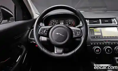 Jaguar E-Pace 2018 2.0 Автомат в Москве № 335820, миниатюра 3