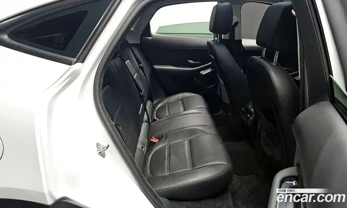 Jaguar E-Pace 2018 2.0 Автомат в Москве № 335820, фото 8