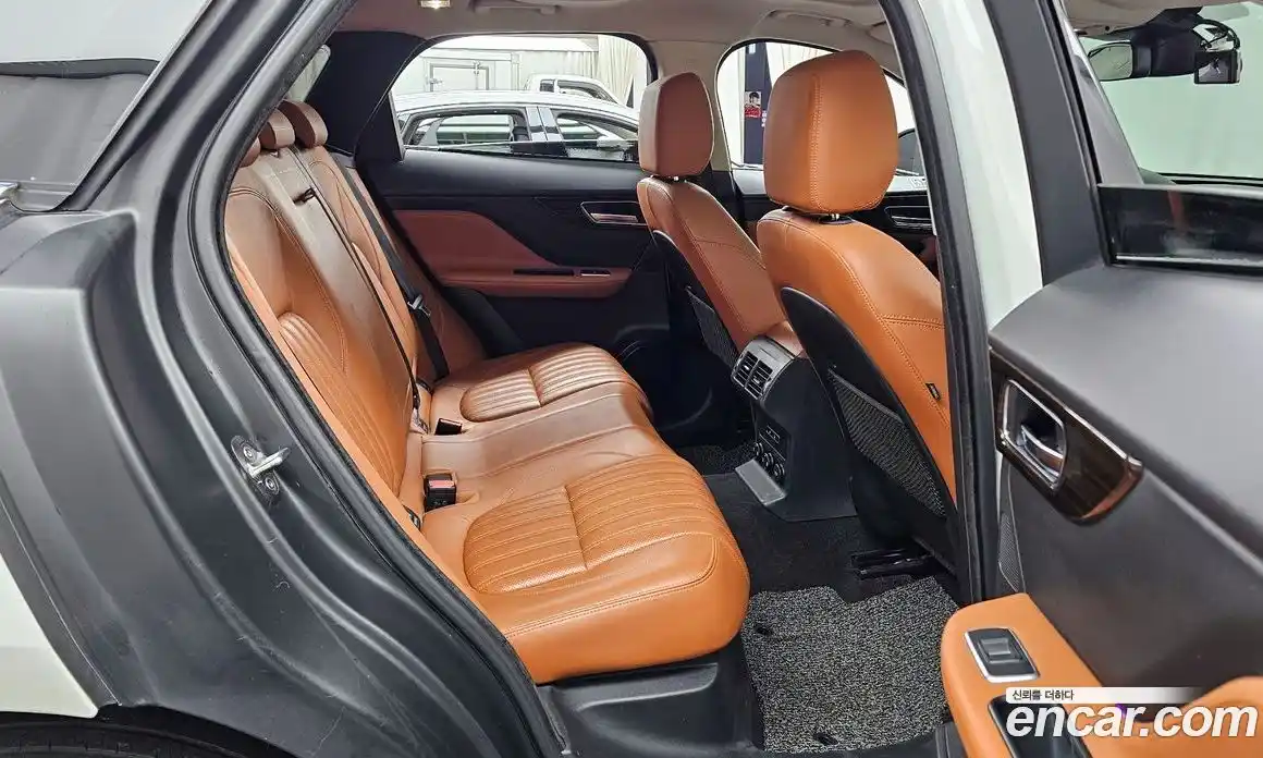 Jaguar F-Pace 2017 2.0 Автомат в Москве № 335831, фото 15