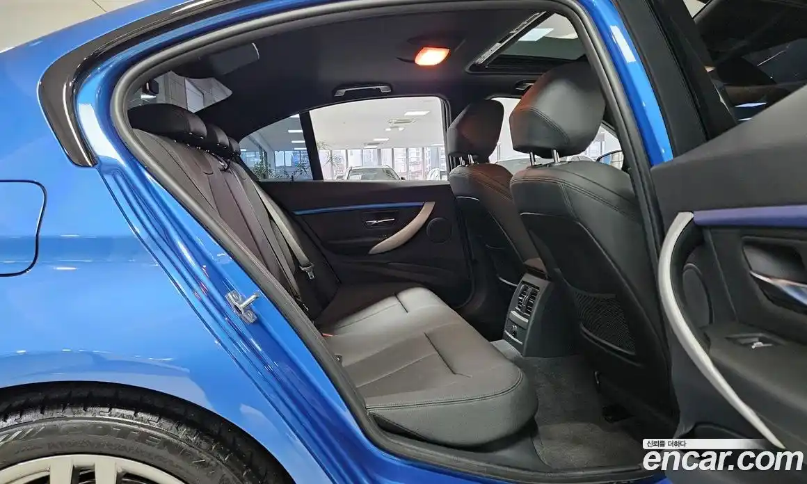 BMW 3-Series 2018 2.0 Автомат в Москве № 361794, фото 15