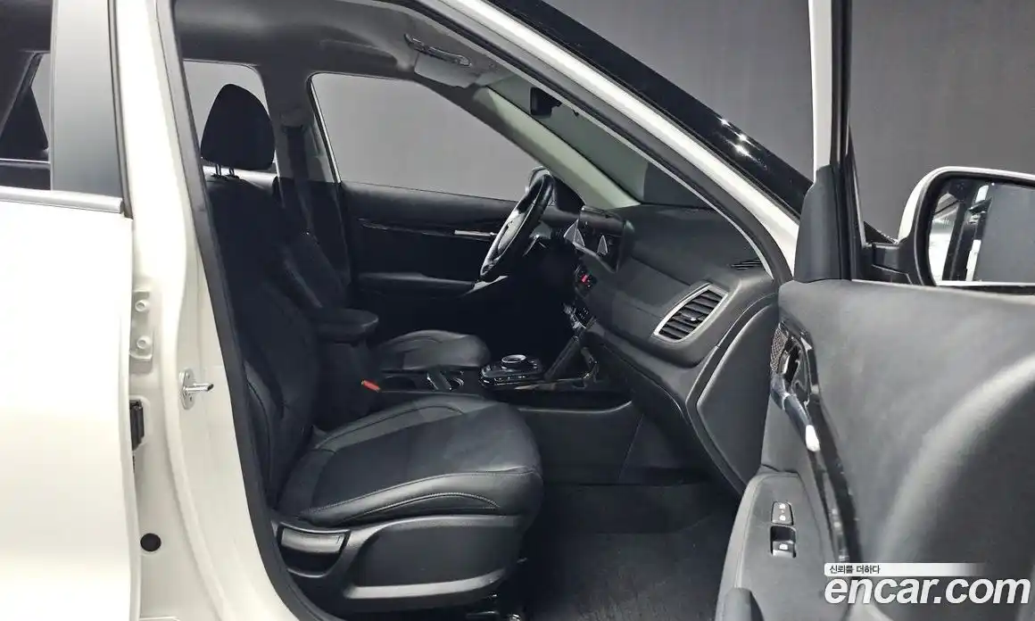 Kia Seltos 2023 2.0 Автомат в Москве № 402568, фото 11