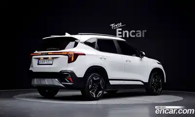 Kia Seltos 2023 2.0 Автомат в Москве № 402568, миниатюра 2