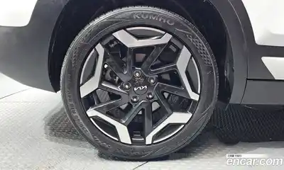 Kia Seltos 2023 2.0 Автомат в Москве № 402568, миниатюра 5