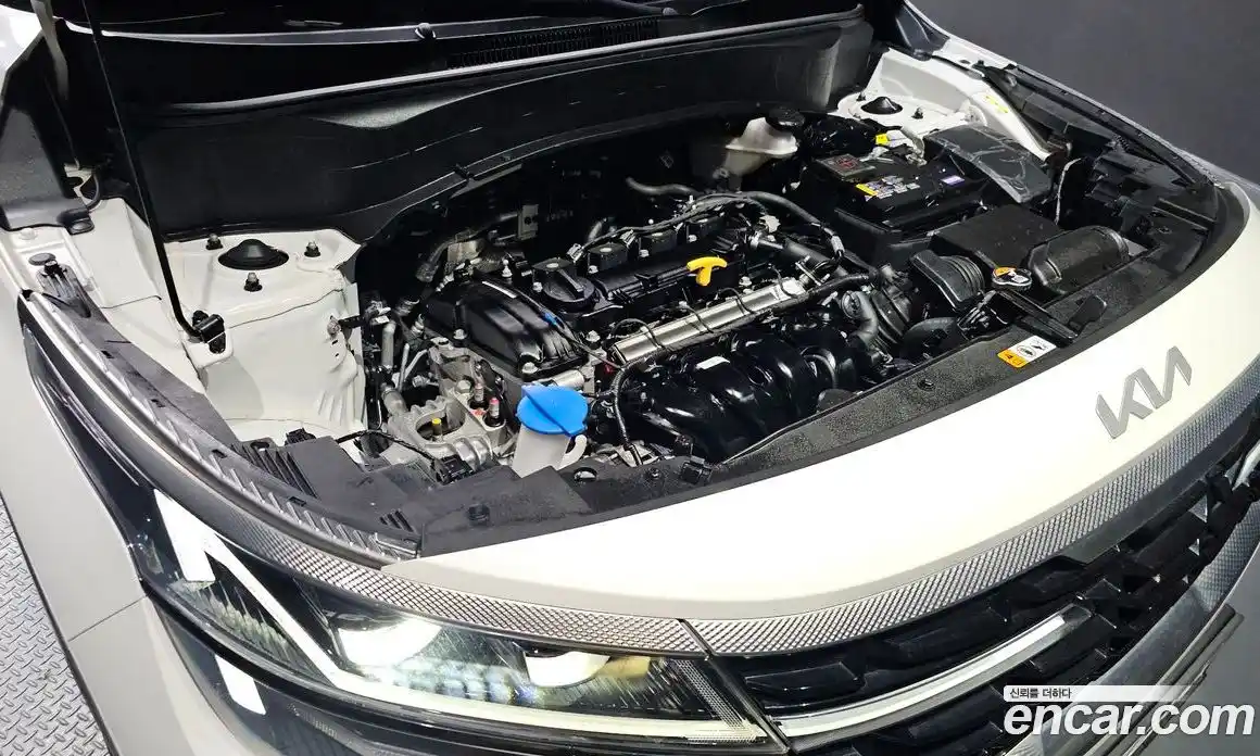 Kia Seltos 2023 2.0 Автомат в Москве № 402568, фото 6