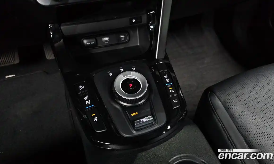 Kia Seltos 2023 2.0 Автомат в Москве № 402568, фото 9