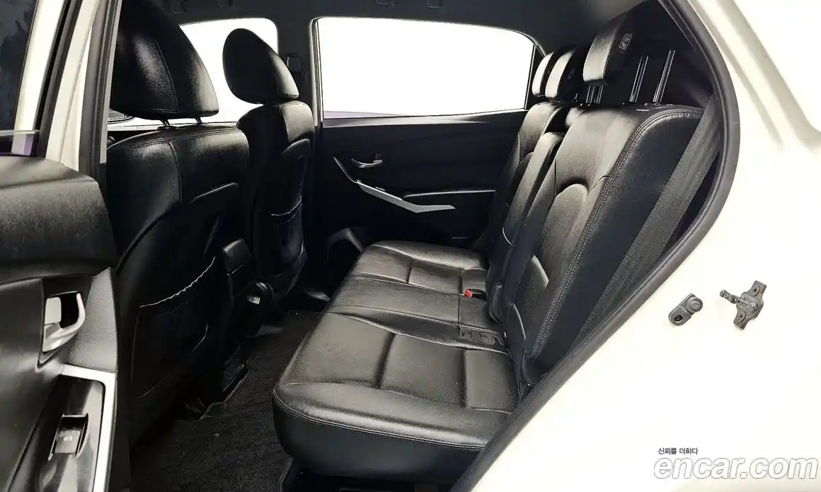 SsangYong Korando 2015 2.0 Автомат в Москве № 409072, фото 12