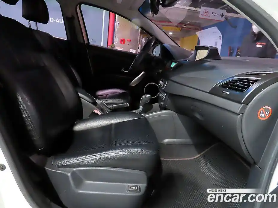 Renault SM3 2010 1.6 Автомат в Москве № 424324, фото 8