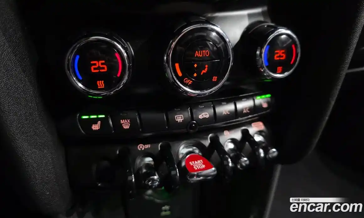 Mini Cooper 2021 1.5 Автомат в Москве № 471960, фото 16