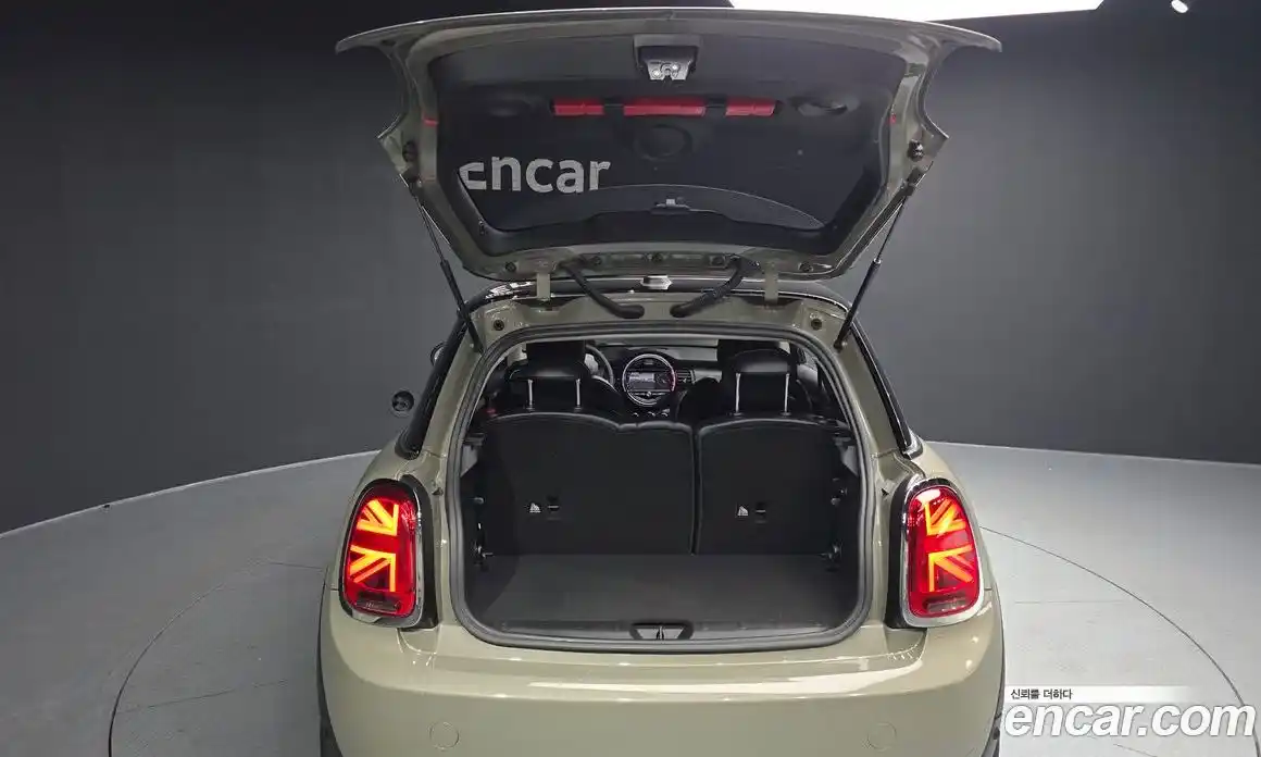 Mini Cooper 2021 1.5 Автомат в Москве № 471960, фото 20