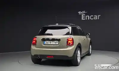 Mini Cooper 2021 1.5 Автомат в Москве № 471960, миниатюра 4
