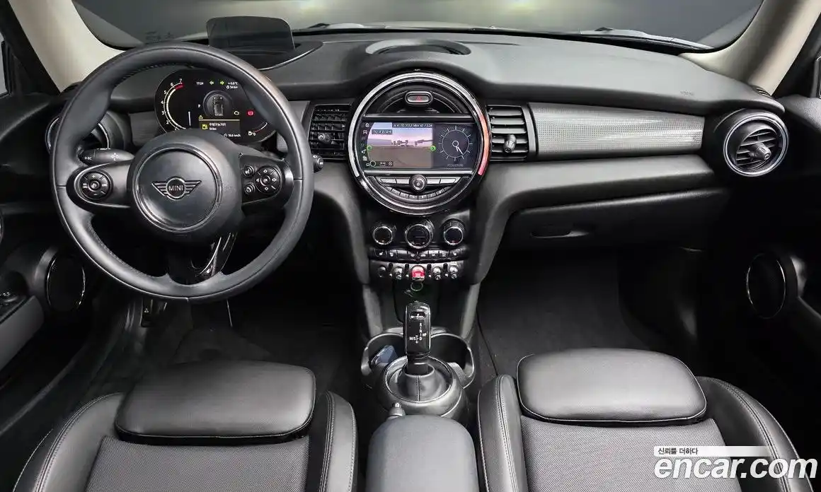 Mini Cooper 2021 1.5 Автомат в Москве № 471960, фото 7