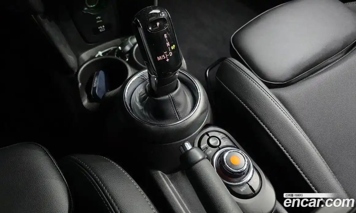 Mini Cooper 2021 1.5 Автомат в Москве № 471960, фото 9