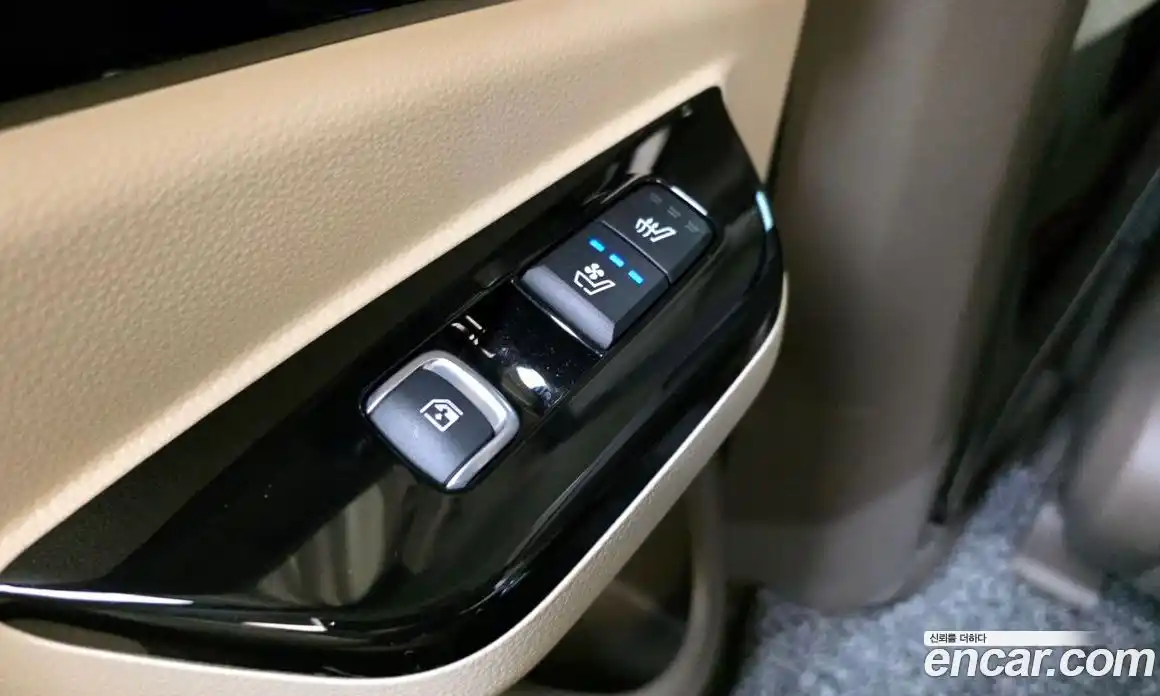 Kia Canival 2023 3.5 Автомат в Москве № 51019, фото 18