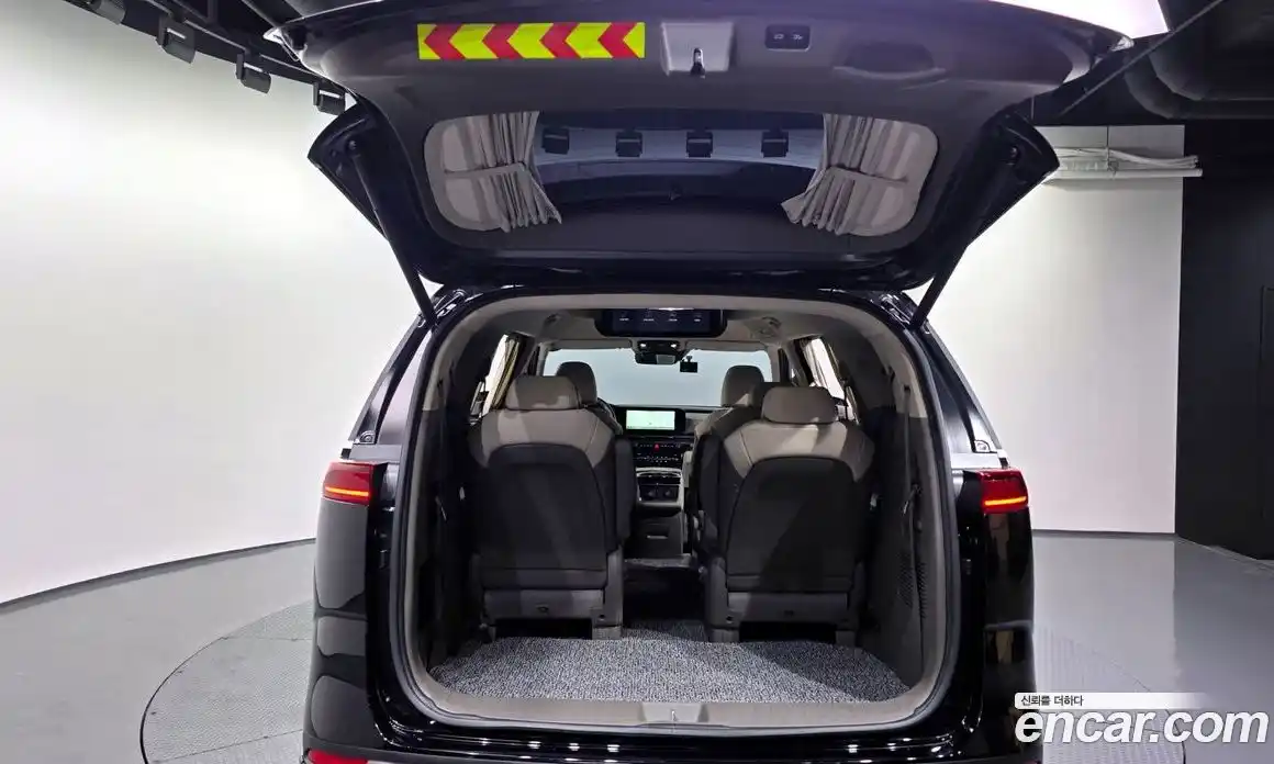 Kia Canival 2023 3.5 Автомат в Москве № 51019, фото 20