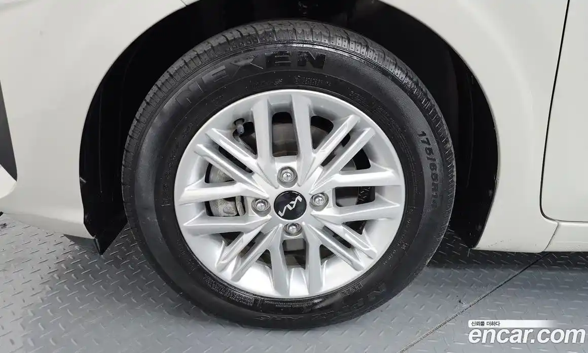 Kia Morning 2022 1.0 Автомат в Москве № 55672, фото 18