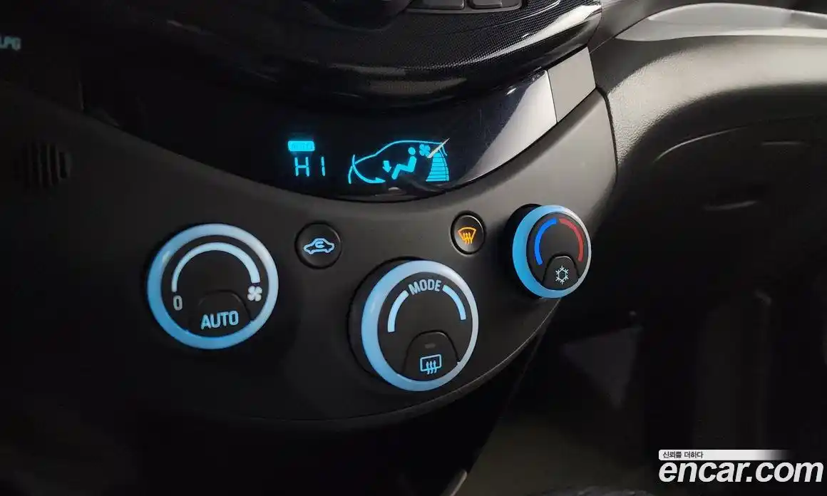 Chevrolet Spark 2012 1.0 Автомат в Москве № 100215, фото 15