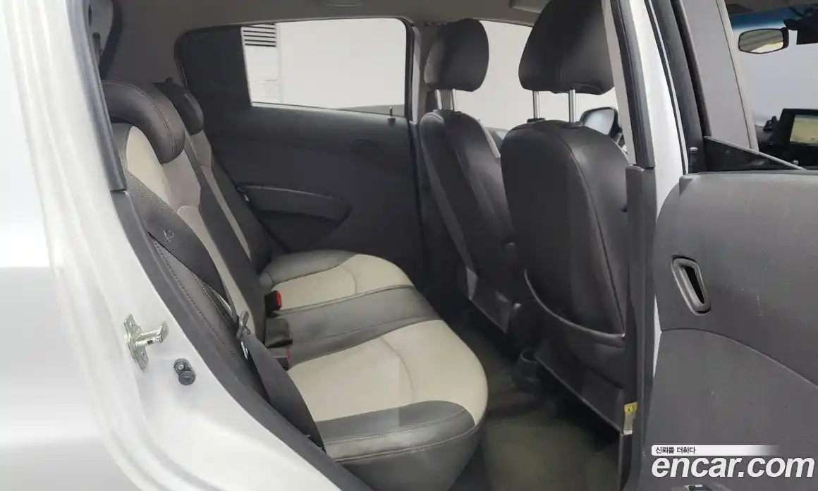 Chevrolet Spark 2012 1.0 Автомат в Москве № 100215, фото 7