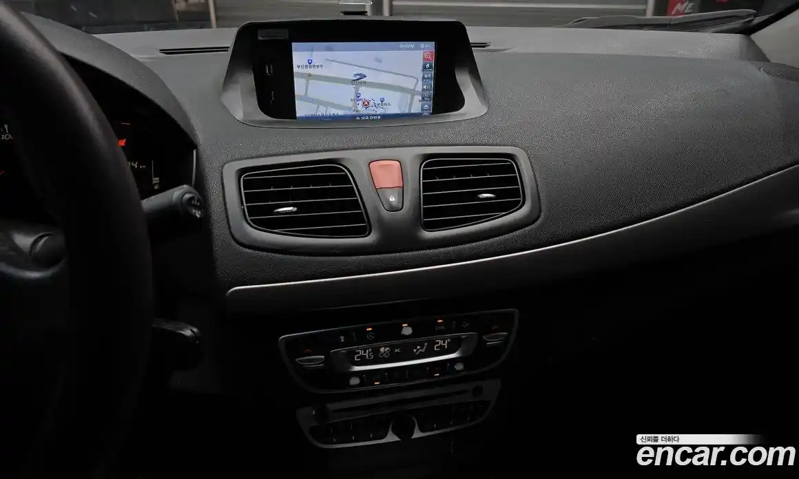 Renault SM3 2010 1.6 Автомат в Москве № 106741, фото 17