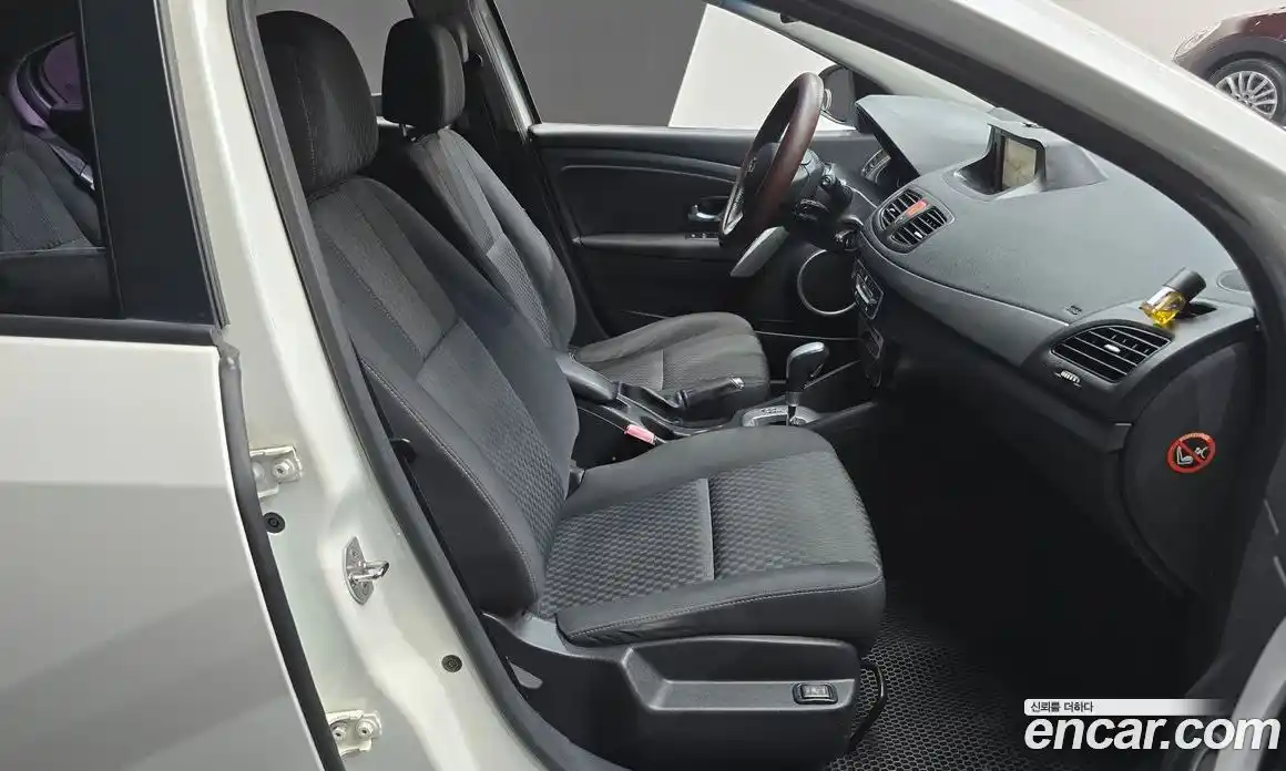 Renault SM3 2010 1.6 Автомат в Москве № 106741, фото 5