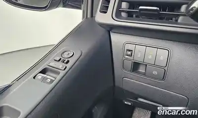 Hyundai Staria, 2025