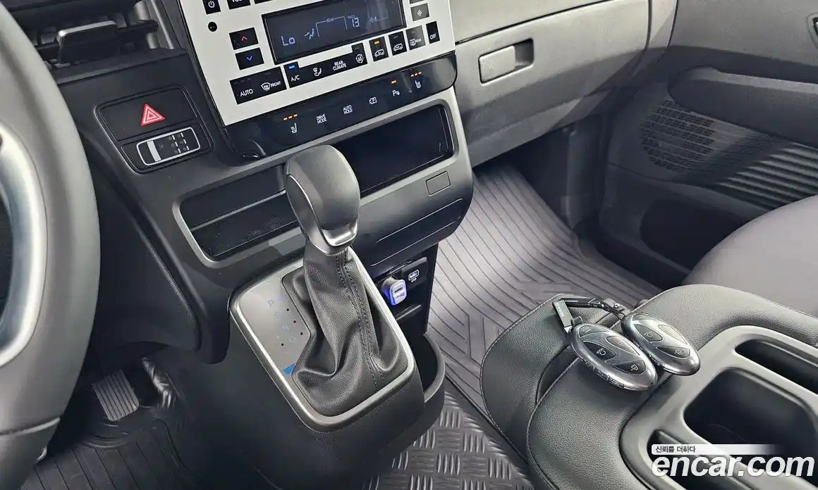 Hyundai Staria 2025 2.2 Автомат в Москве № 119343, фото 3