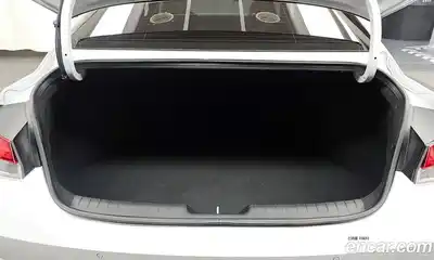 Hyundai Avante 2023 1.6 Автомат в Москве № 119647, миниатюра 12