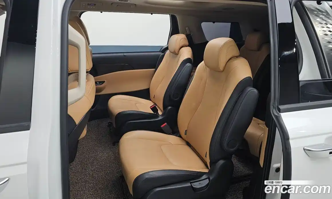 Kia Canival 2023 3.5 Автомат в Москве № 133517, фото 12