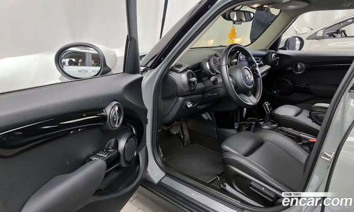 Mini Cooper 2022 1.5 Автомат в Москве № 135000, фото 13