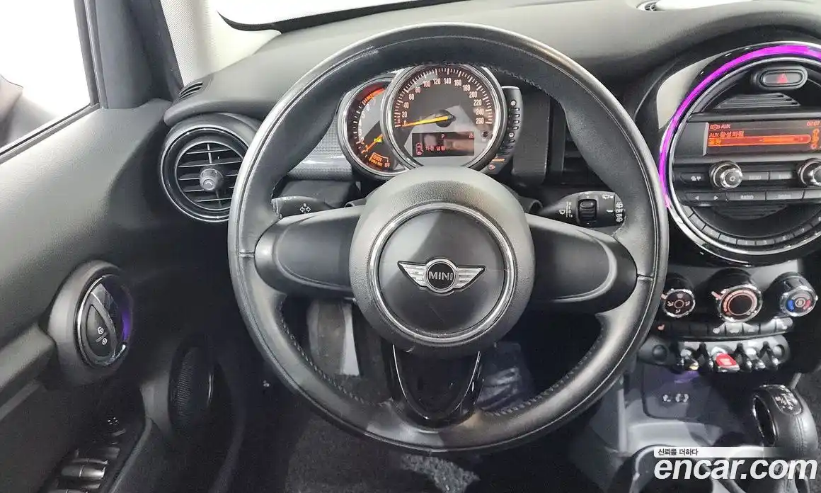 Mini Cooper 2015 1.5 Автомат в Москве № 144480, фото 13