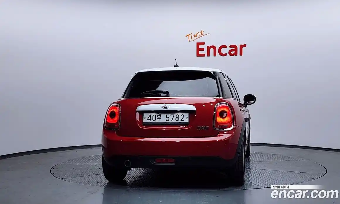 Mini Cooper 2015 1.5 Автомат в Москве № 144480, фото 4