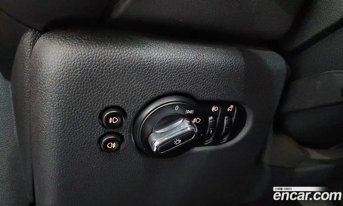 Mini Cooper 2015 1.5 Автомат в Москве № 144480, фото 6