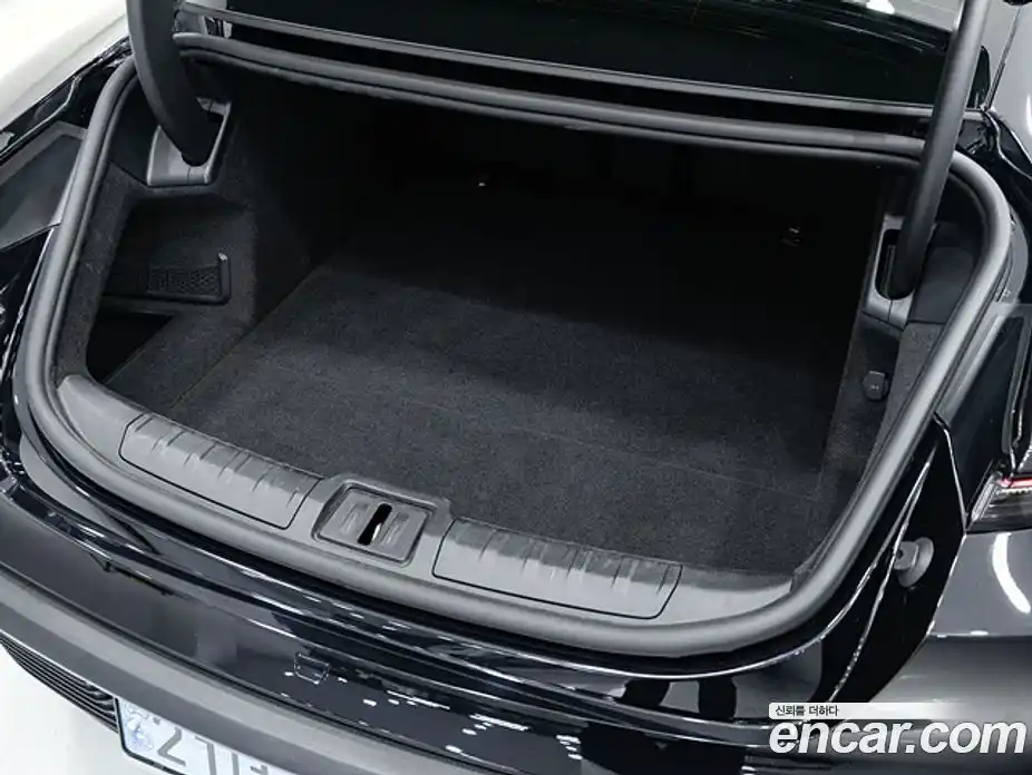 Porsche Taycan 2024 0.1 Автомат в Москве № 147141, фото 13