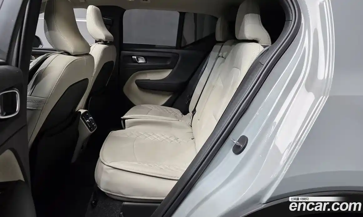 Volvo XC40 2025 2.0 Автомат в Москве № 153760, фото 5