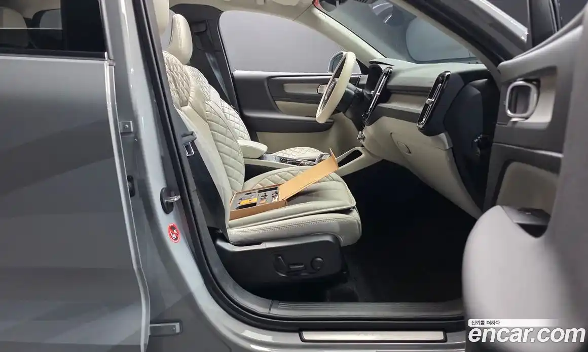 Volvo XC40 2025 2.0 Автомат в Москве № 153760, фото 8