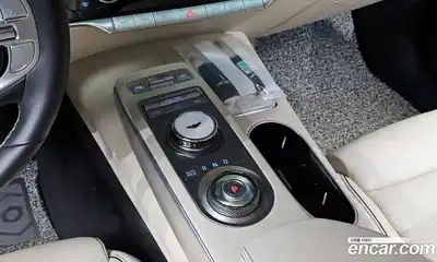 Genesis GV70 2023 2.5 Автомат в Москве № 15691, миниатюра 2