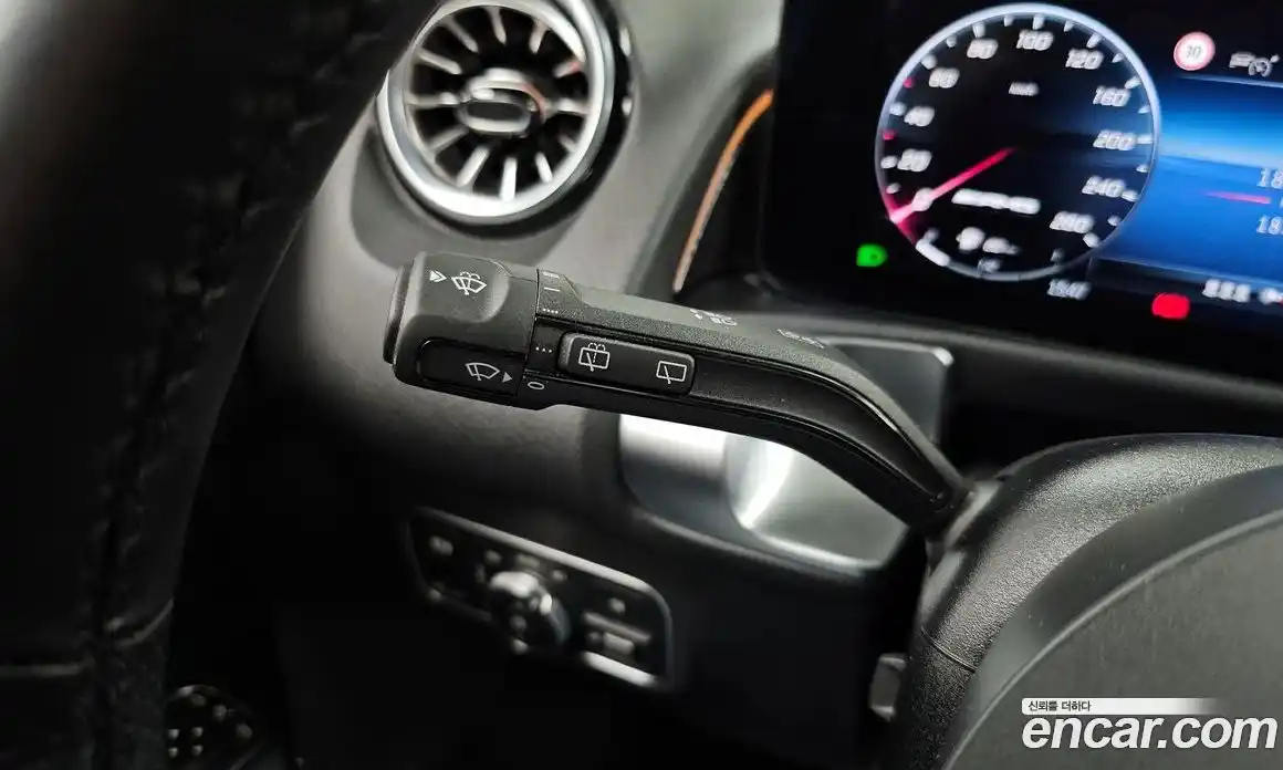 Mercedes-Benz GLB-Class 2025 2.0 Автомат в Москве № 160004, фото 17